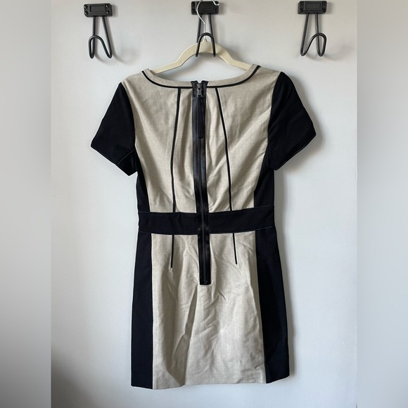 Marc by Marc Jacobs, women’s 4, beige and black color block mini dress - Picture 8 of 9